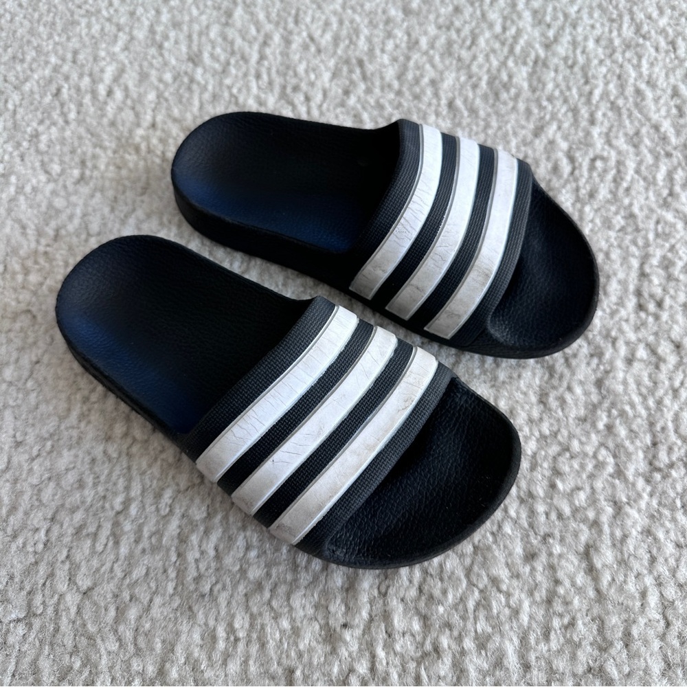 Adidas kids slide sandals size 11c
